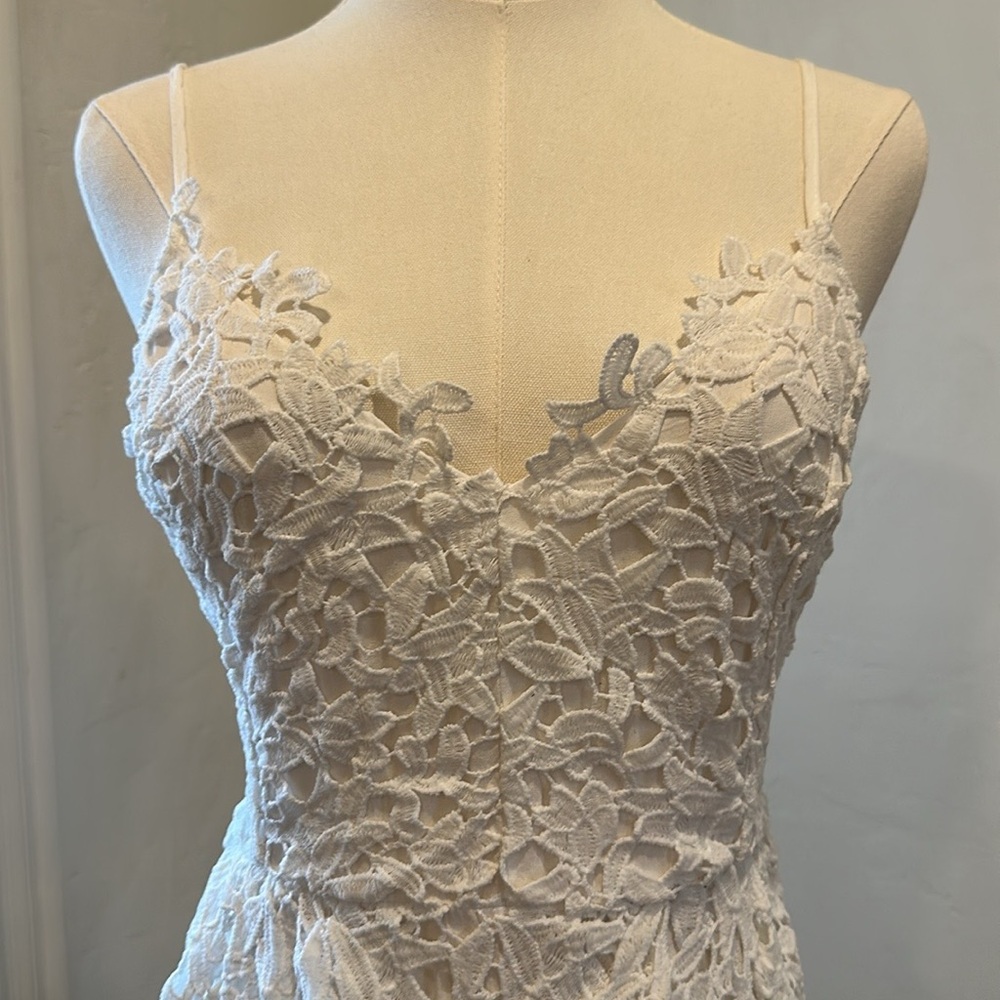 Elegant White Lace Dress